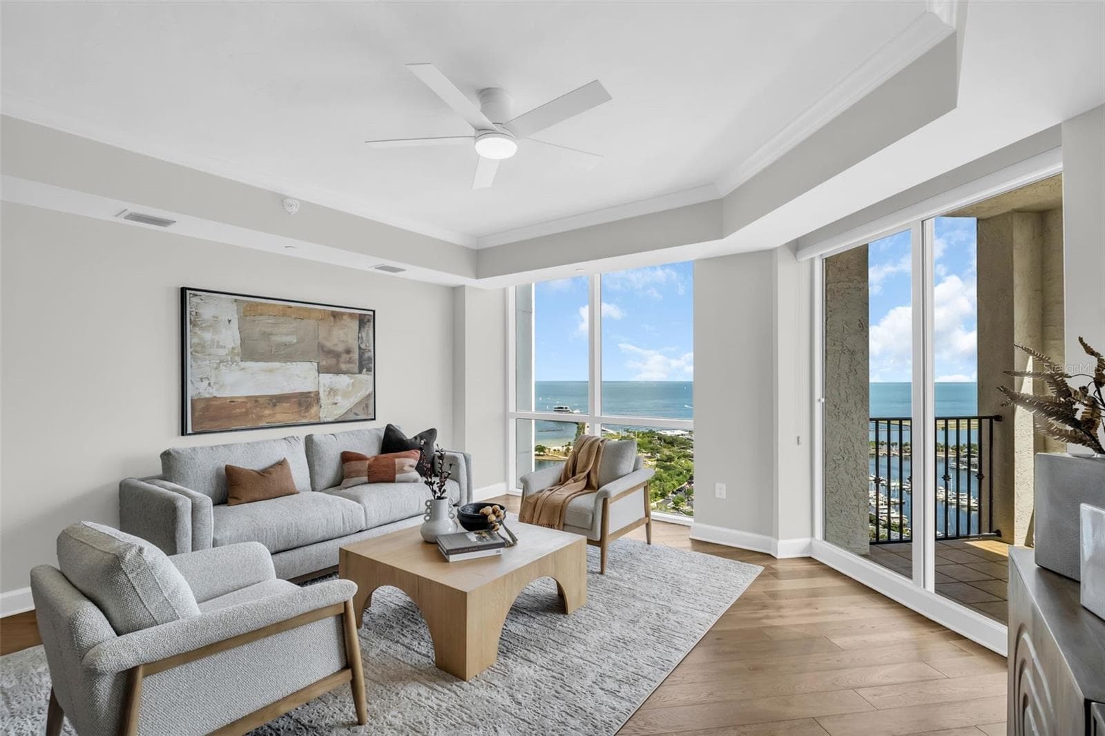 Light-filled Living Space with Floor to Ceiling Views - 300 BEACH DR NE #2604, ST PETERSBURG