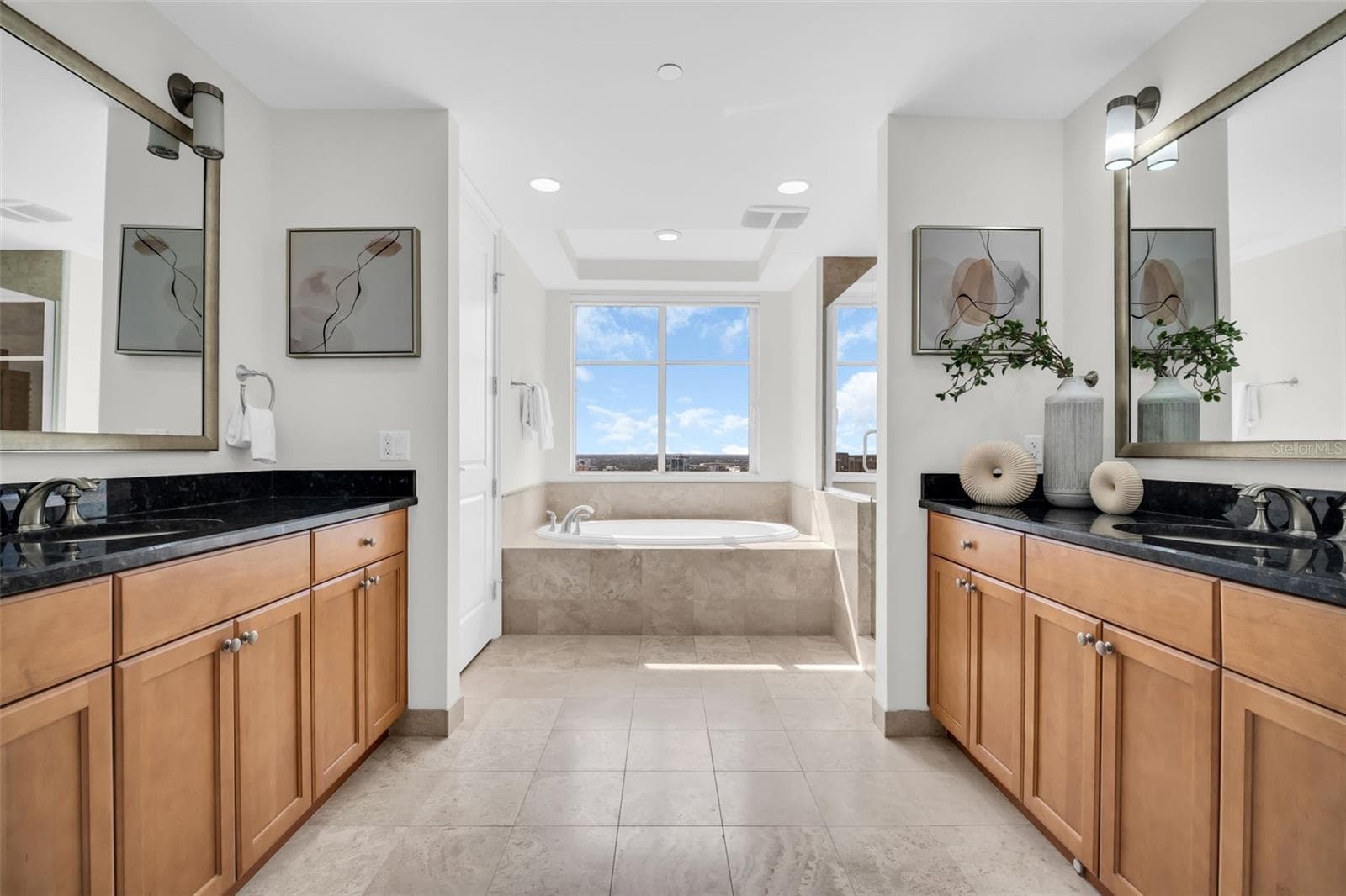 Spa-inspired Primary Bath - 300 BEACH DR NE #2604, ST PETERSBURG