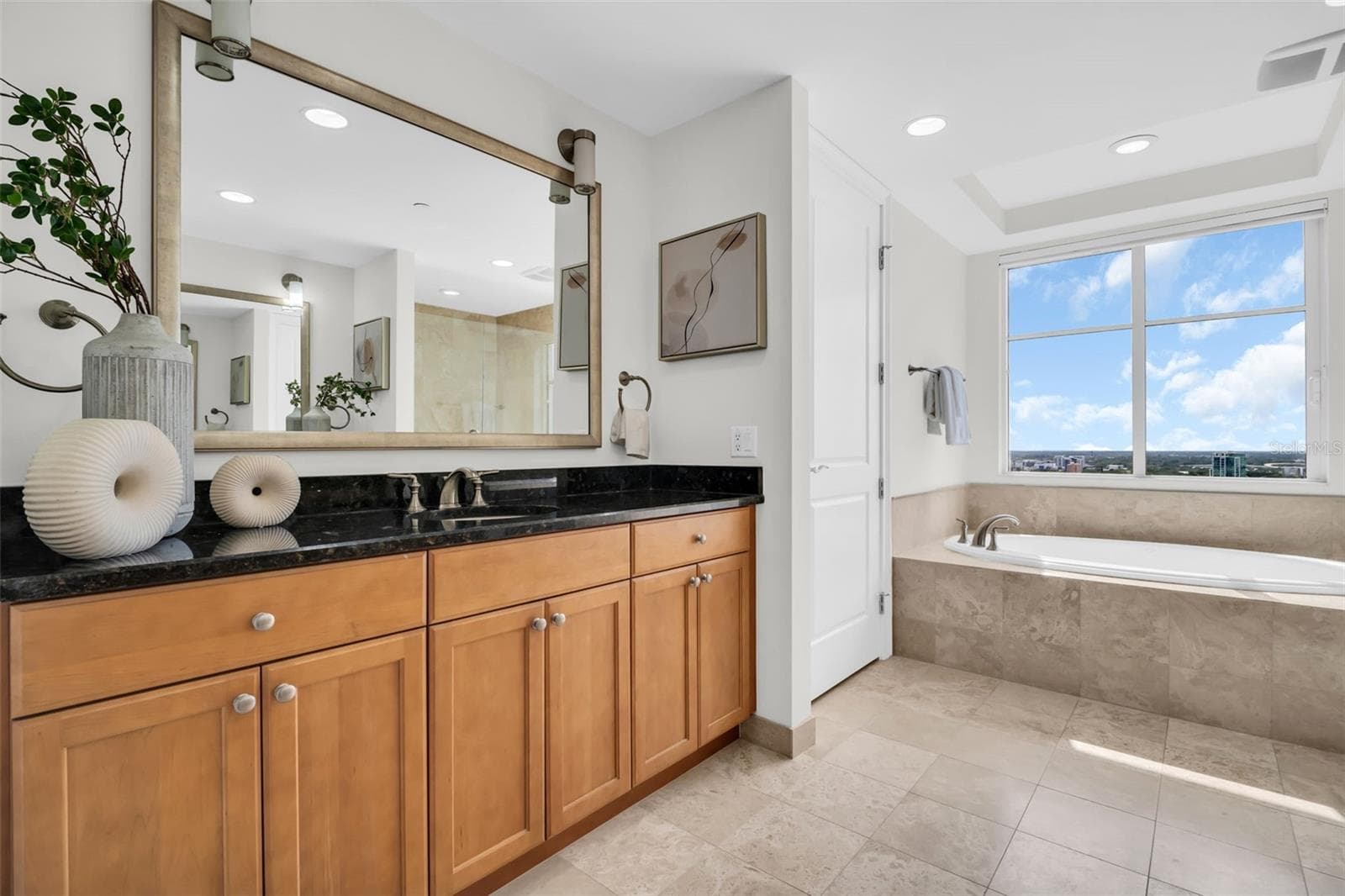 Primary Bath - 300 BEACH DR NE #2604, ST PETERSBURG