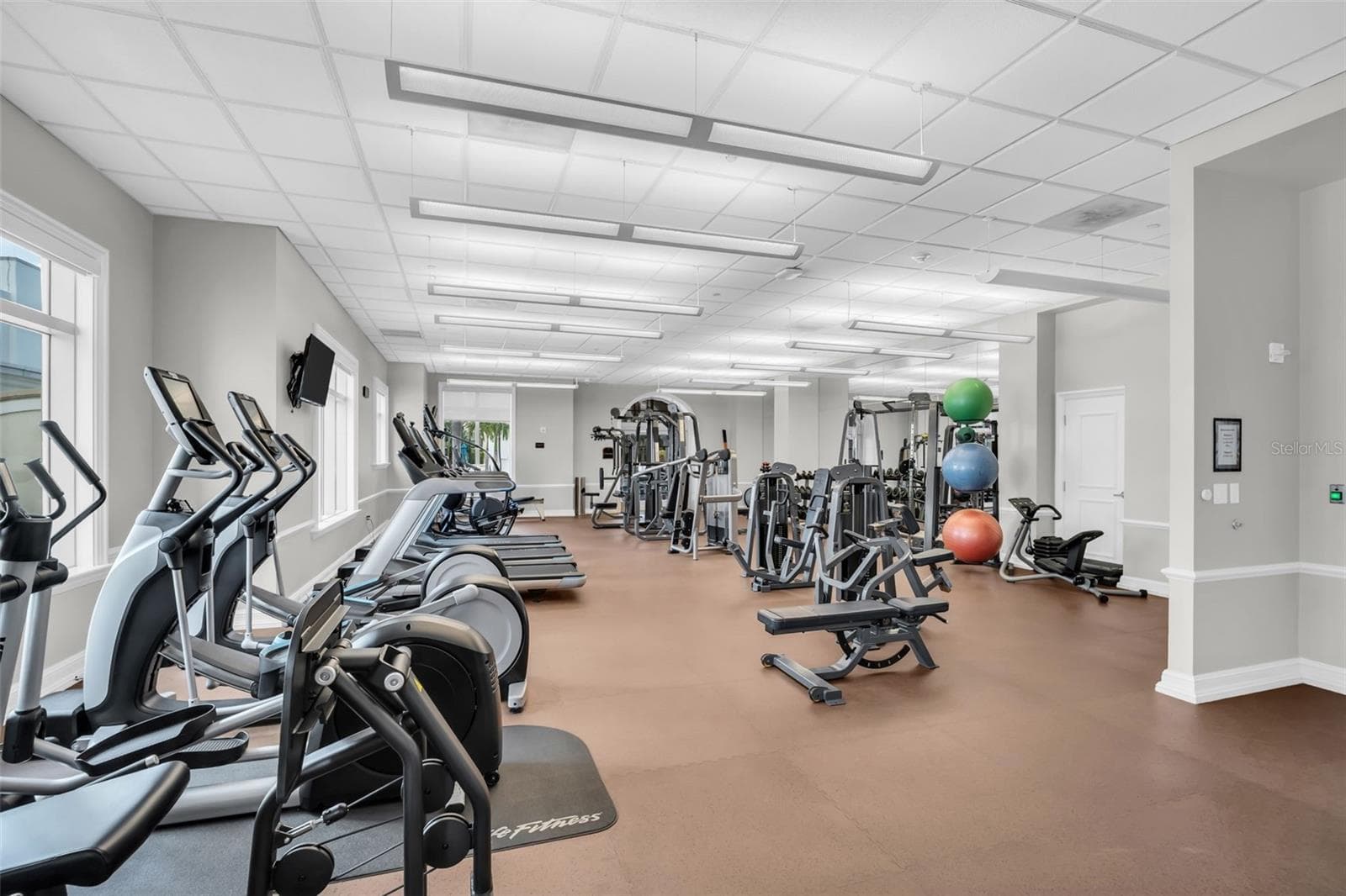 Fitness Center with Private Treatment Room and Sauna - 300 BEACH DR NE #2604, ST PETERSBURG