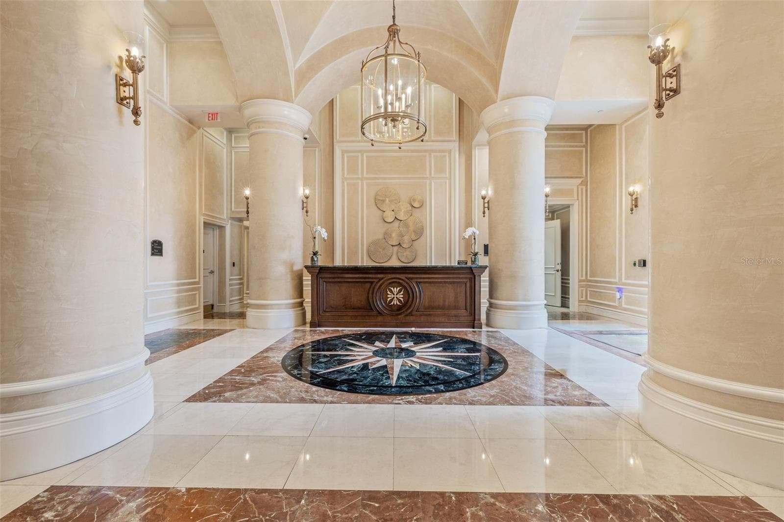 Timeless and Refined Lobby - 300 BEACH DR NE #2604, ST PETERSBURG