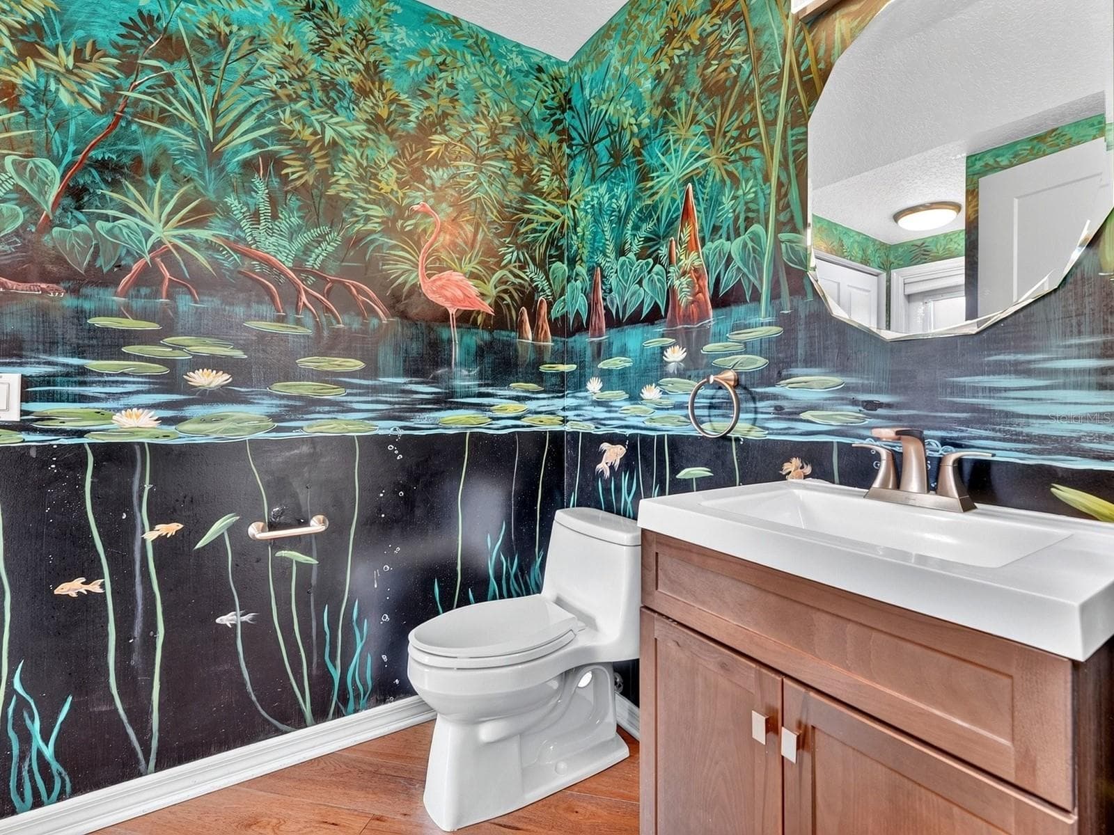 Guest bath with custom hand painted mural - 1625 ABRAMS RD, EUSTIS