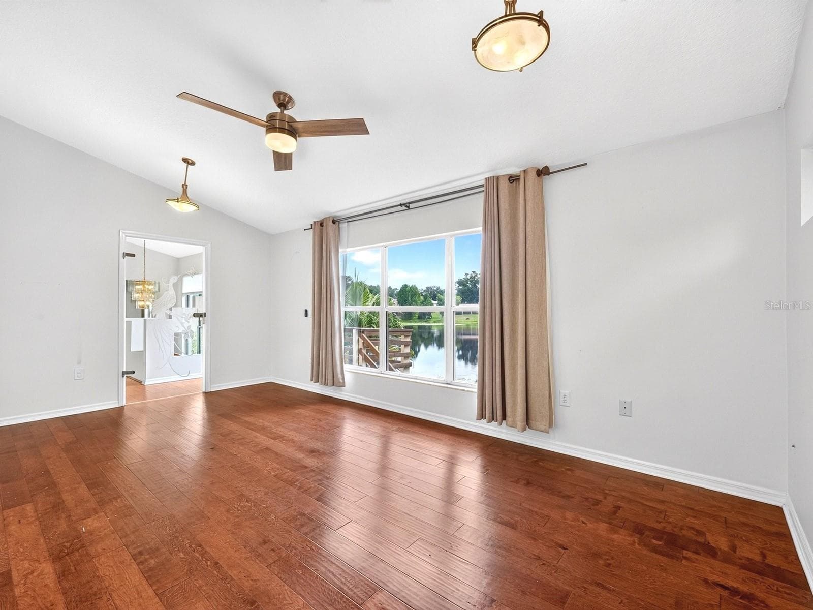 Office or 2nd bedroom overlooking the lake - 1625 ABRAMS RD, EUSTIS