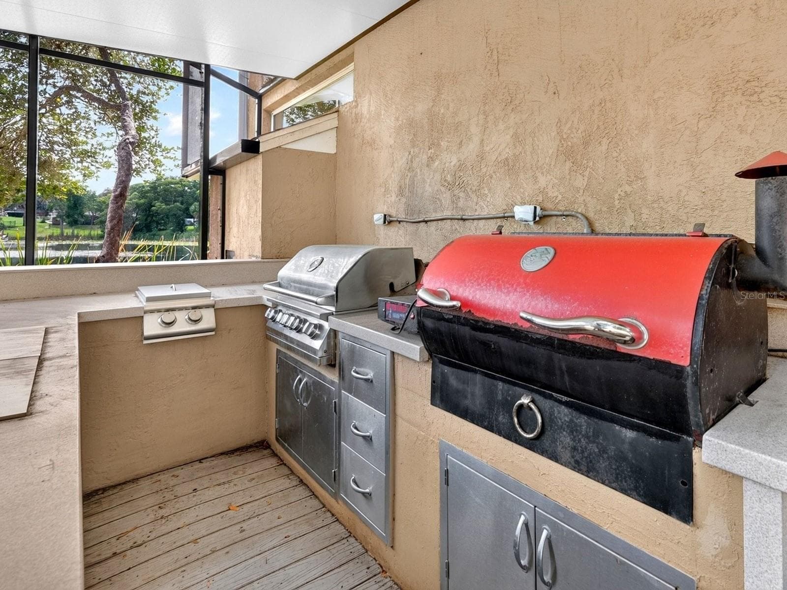 Outdoor grill and smoker - 1625 ABRAMS RD, EUSTIS