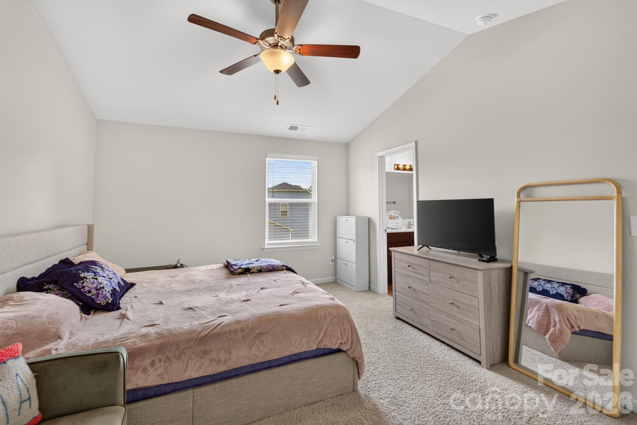 Primary suit with vaulted ceilings - 1425 Springdale Road, Lancaster