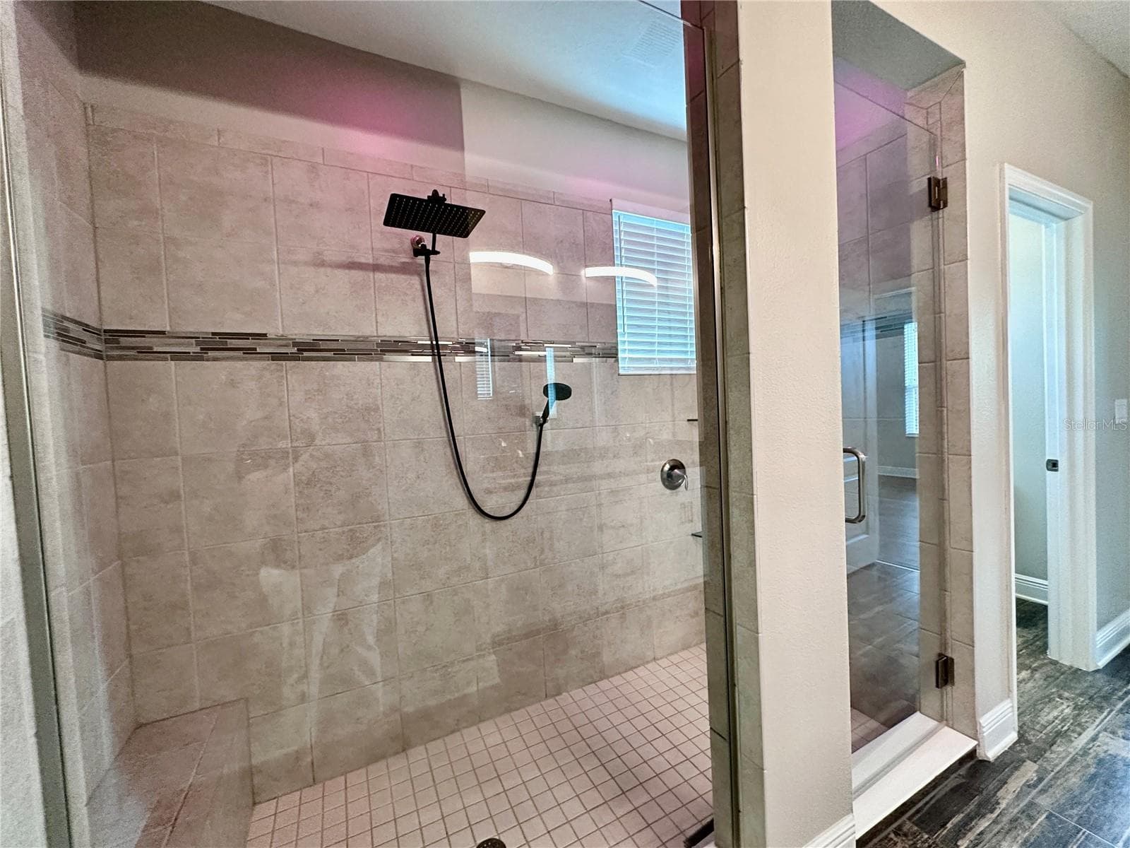 Huge shower - 1557 AMBER LEAF CIR, OCOEE