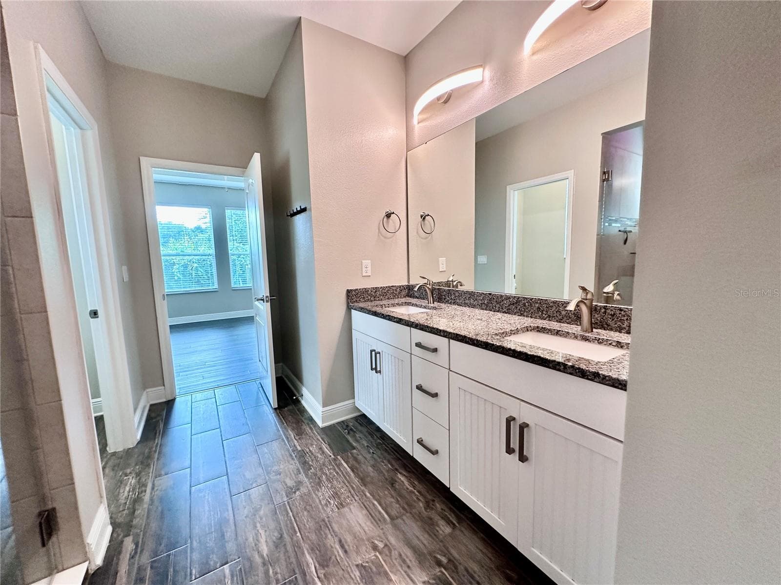 Double sinks - 1557 AMBER LEAF CIR, OCOEE