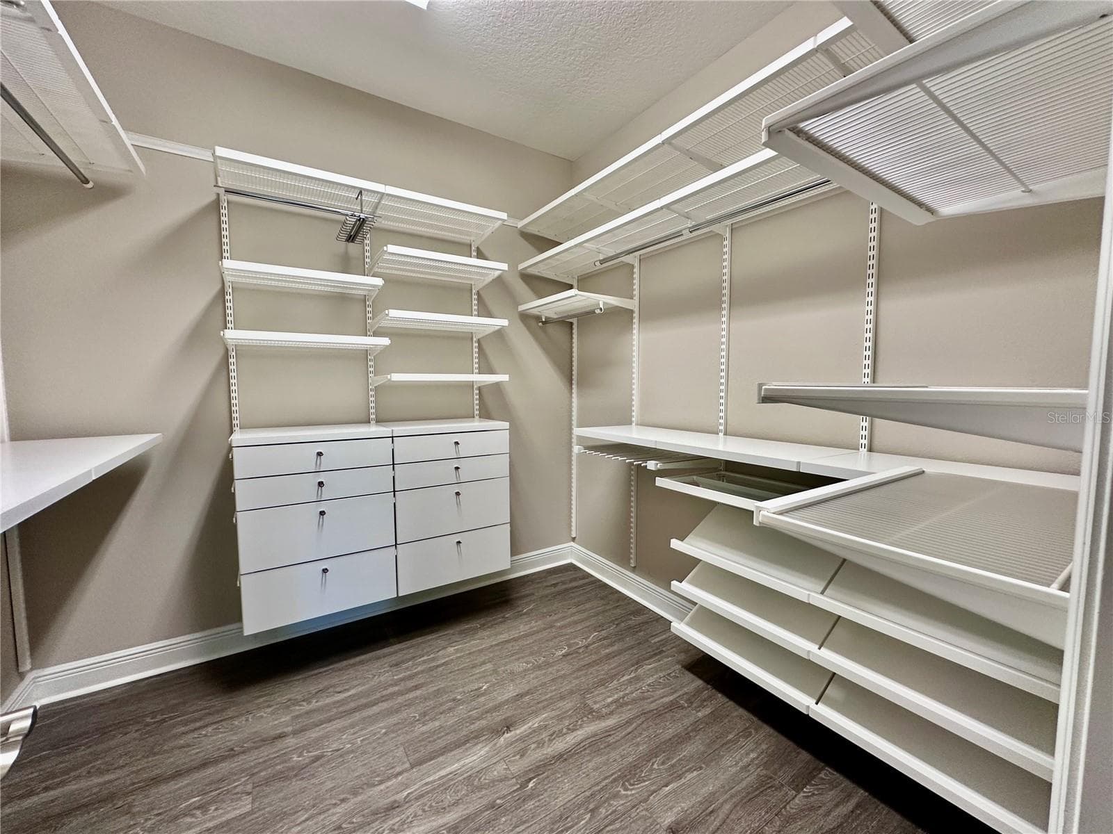 Primary closet - 1557 AMBER LEAF CIR, OCOEE