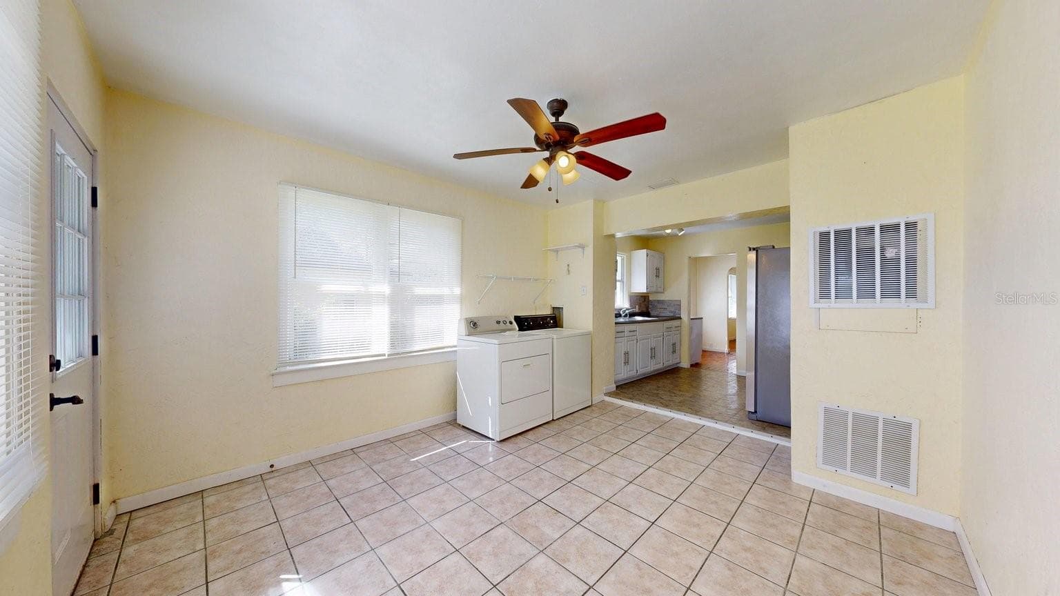 Single Family Residence at 125 N CAROLINE ST, DAYTONA BEACH, photo 31 of 51