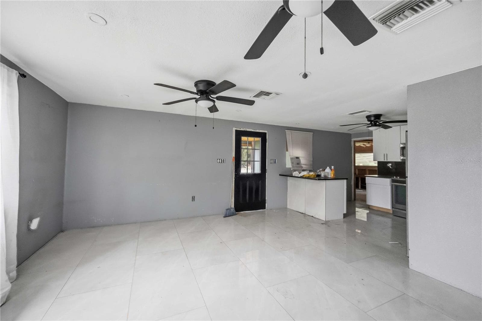 Single Family Residence at 4275 SOUTHLAND AVE, PORT CHARLOTTE, photo 3 of 37