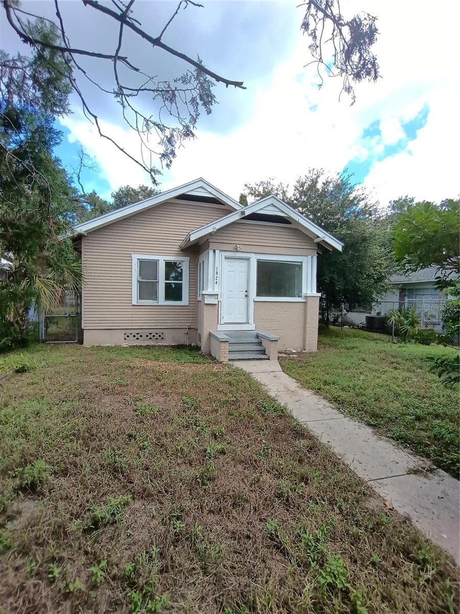 Single Family Residence at 1924 30TH ST S, ST PETERSBURG, photo 3 of 28