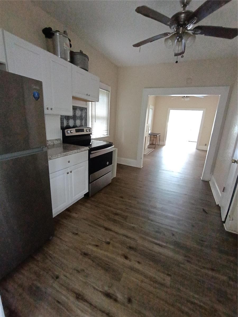 Single Family Residence at 1924 30TH ST S, ST PETERSBURG, photo 4 of 28