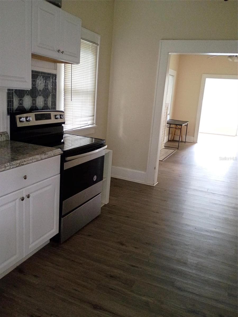 Single Family Residence at 1924 30TH ST S, ST PETERSBURG, photo 10 of 28