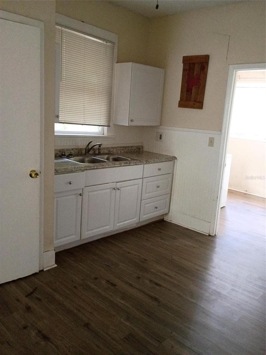 Single Family Residence at 1924 30TH ST S, ST PETERSBURG, photo 11 of 28