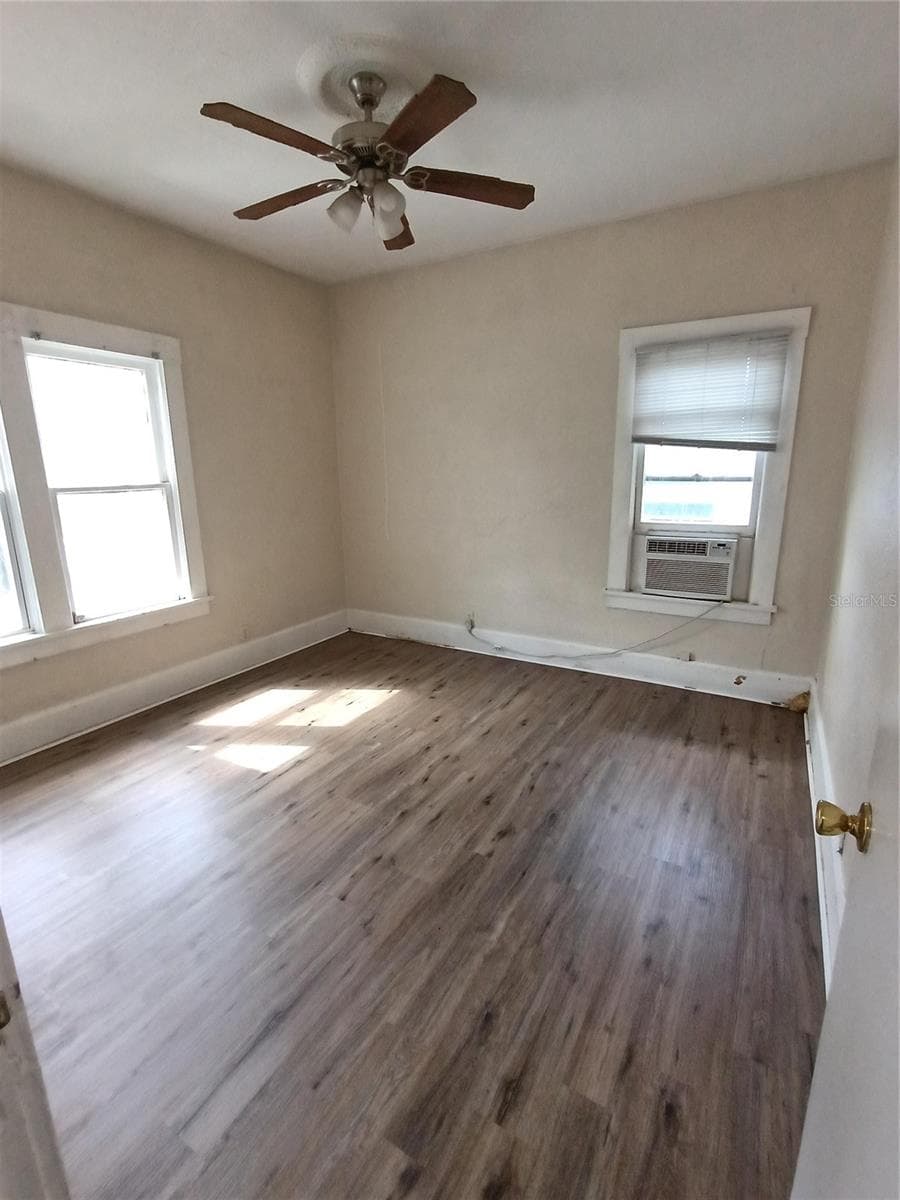 Single Family Residence at 1924 30TH ST S, ST PETERSBURG, photo 20 of 28