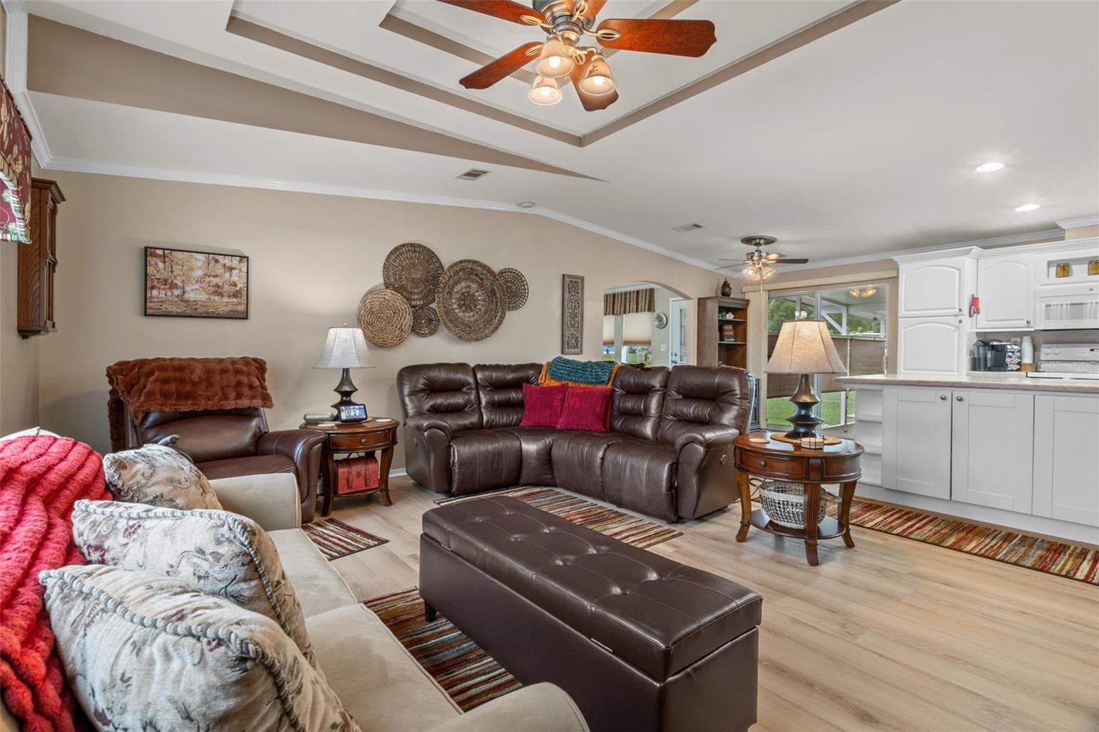 Manufactured Home at 8084 LITTLE TEE LN, BROOKSVILLE, photo 8 of 49