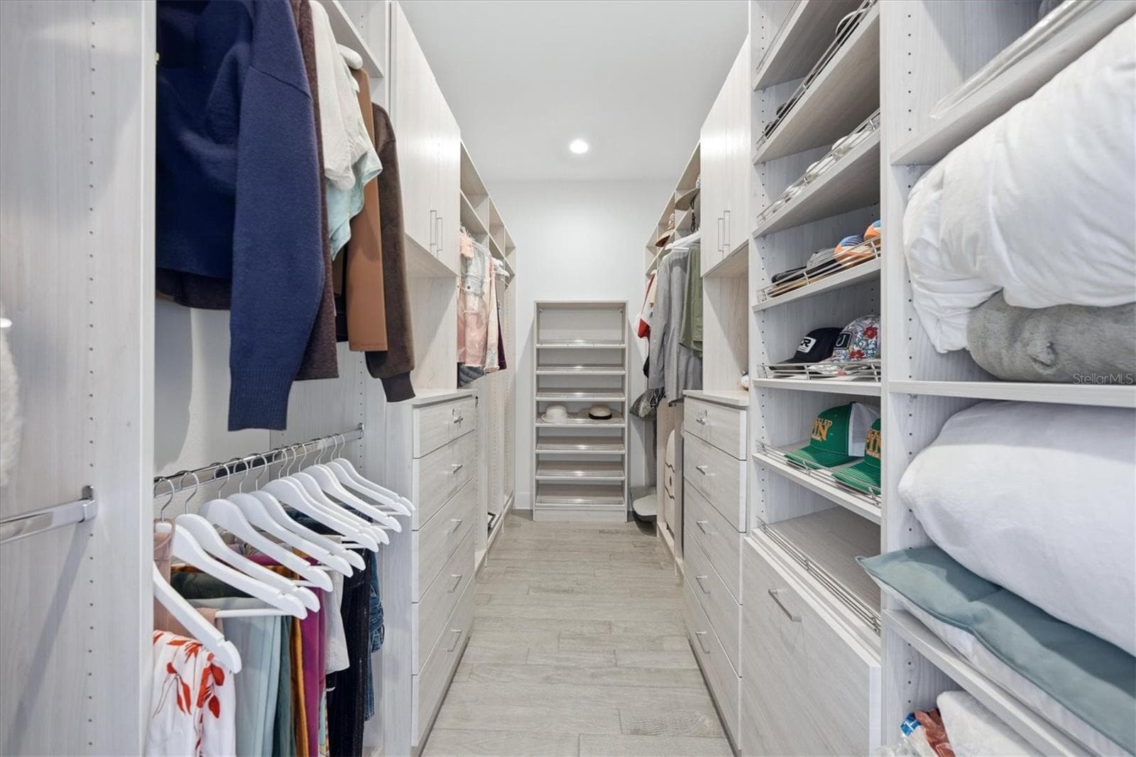 master walk in closet, amazing! - 5935 REDBAY BLVD, BRADENTON