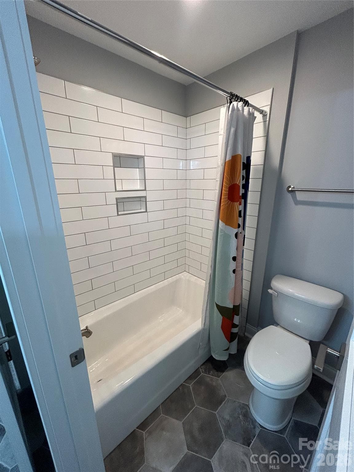 Guets Bath - 1686 Nestledown Court, Rock Hill