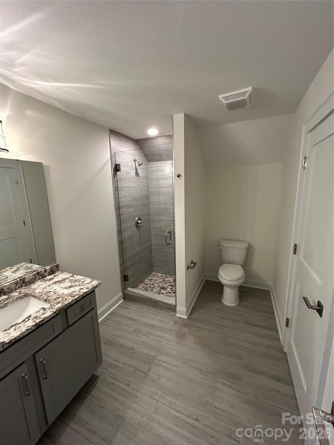 Guest Bath - 1686 Nestledown Court, Rock Hill