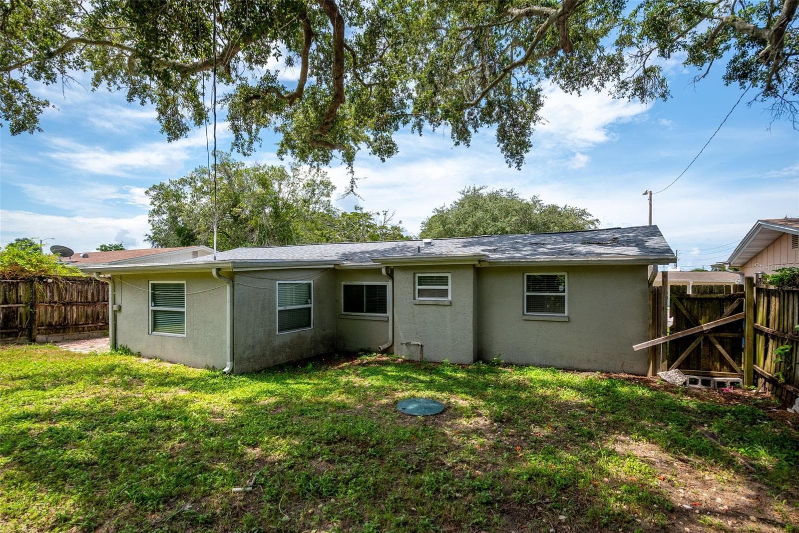 Single Family Residence at 3438 KIMBERLY OAKS DR, HOLIDAY, photo 25 of 33