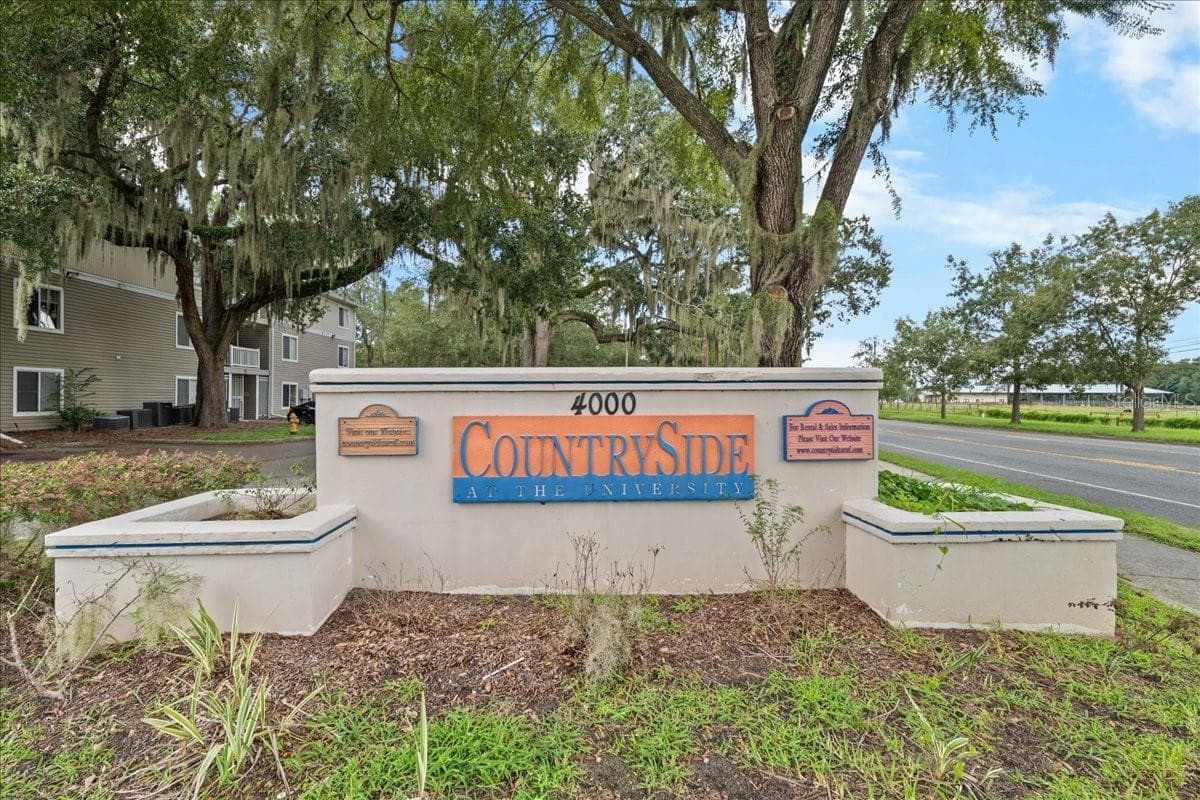 4000 SW 23RD ST #4-105