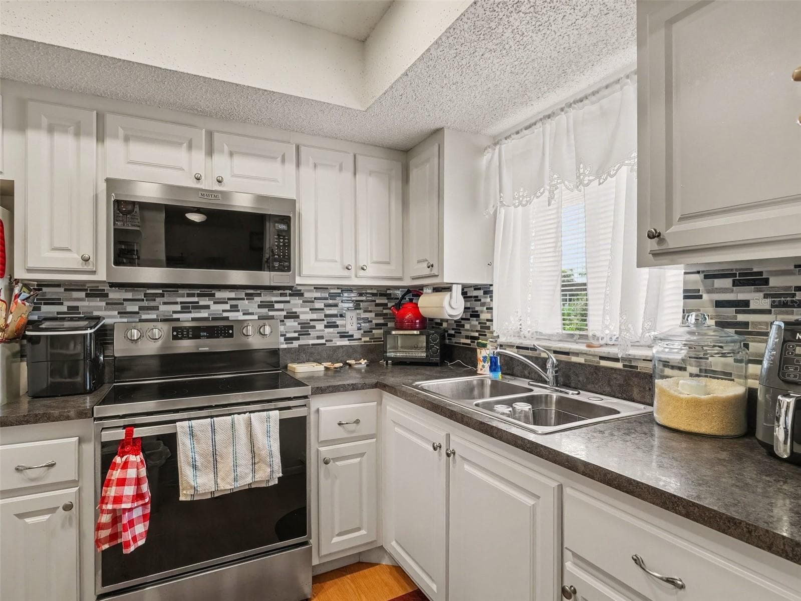 Condominium at 4171 HERON WAY #E309, BRADENTON, photo 5 of 28