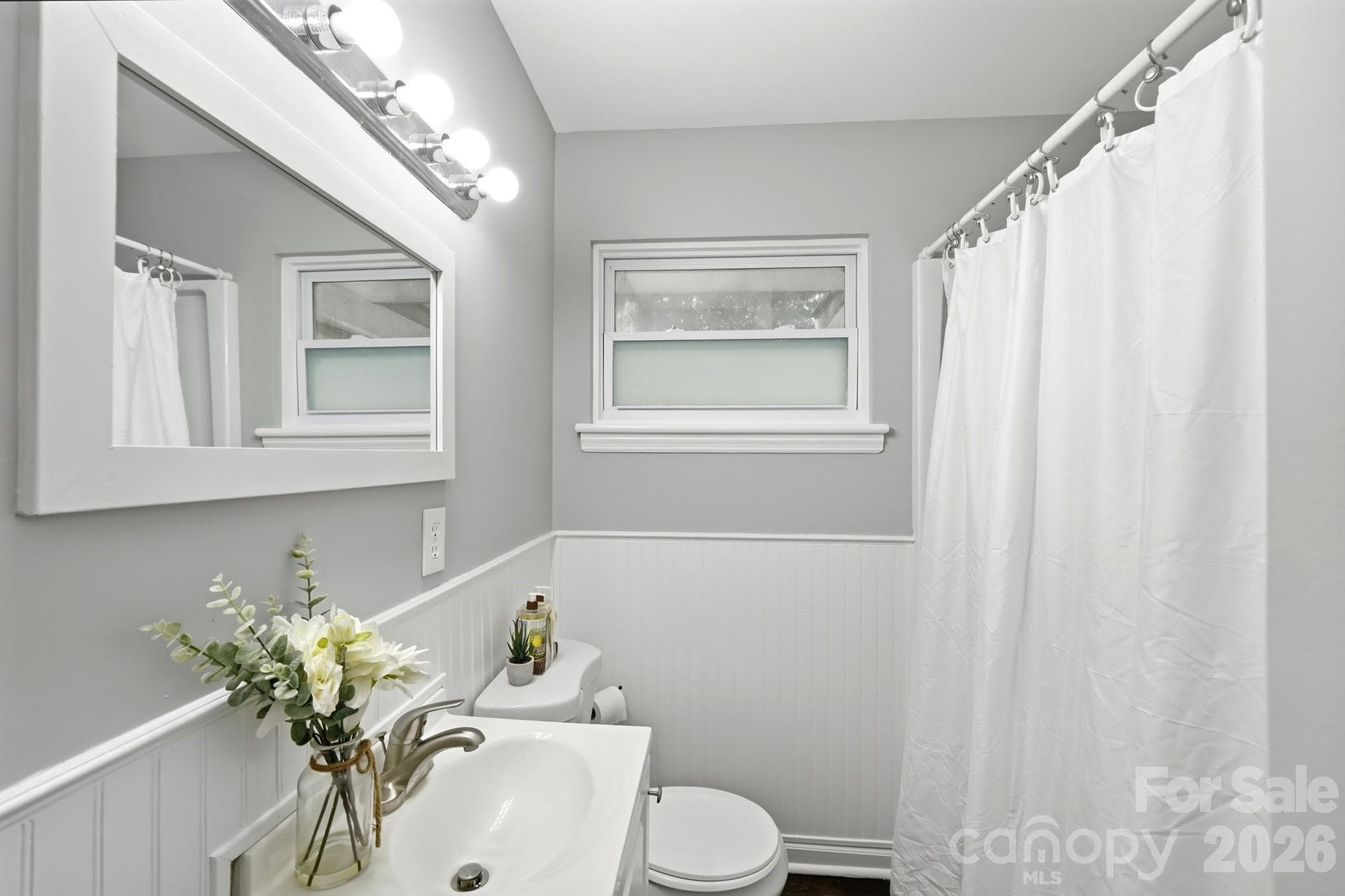 Full Bath - 3300 Bonaire Drive, Charlotte