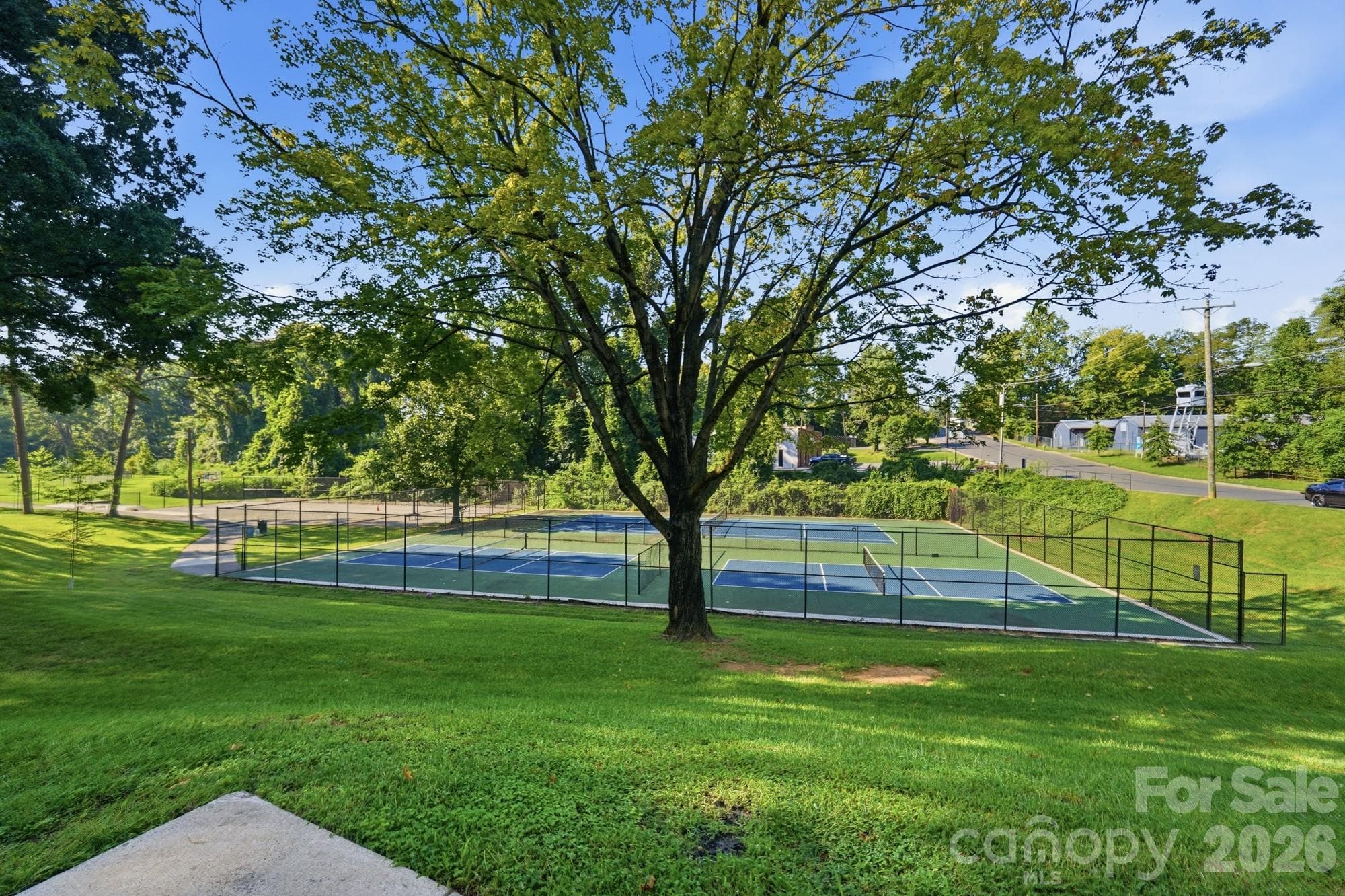 Sports Courts - 3300 Bonaire Drive, Charlotte