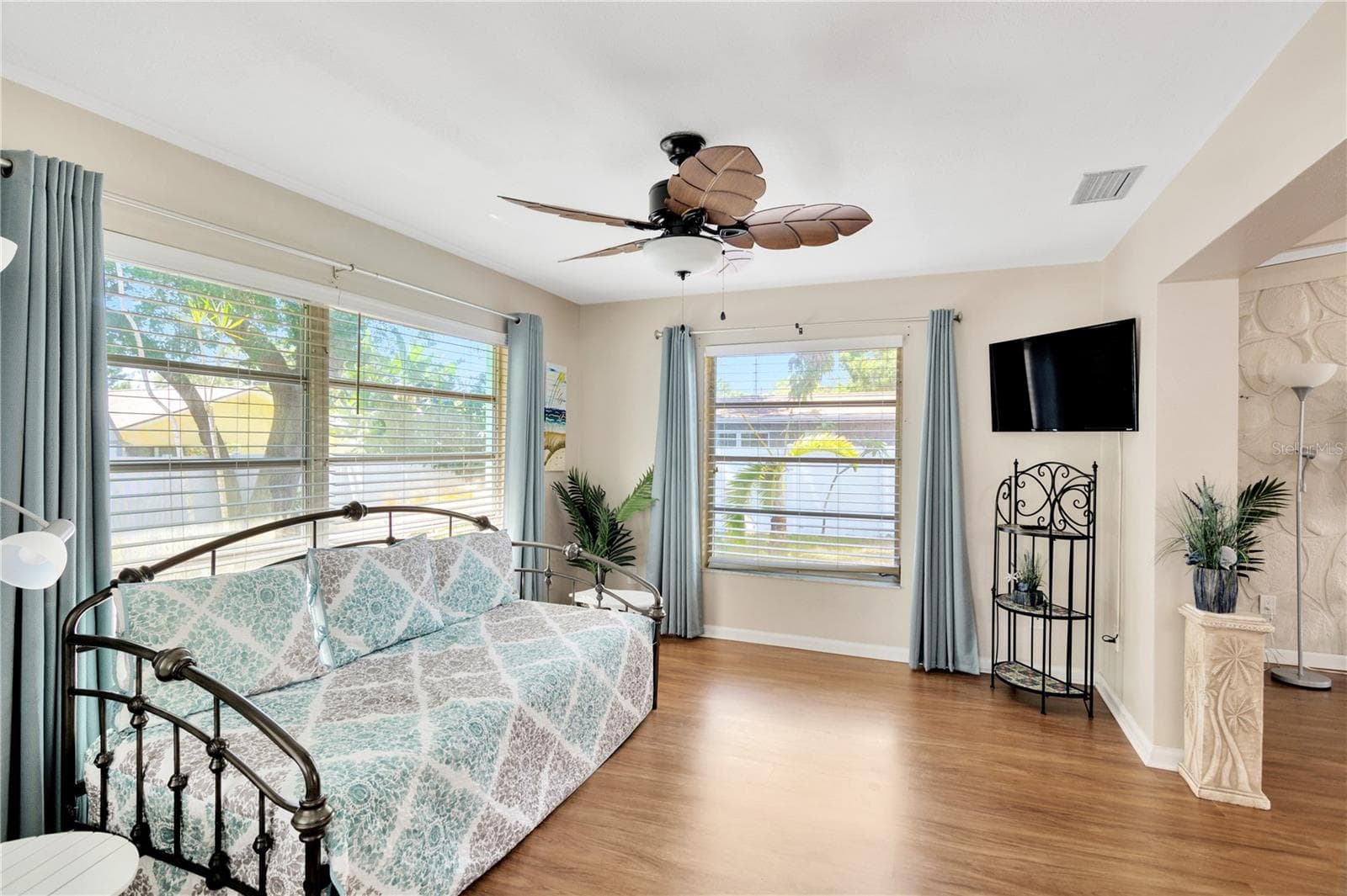 Single Family Residence at 1968 SOUVENIR DR, CLEARWATER, photo 14 of 32