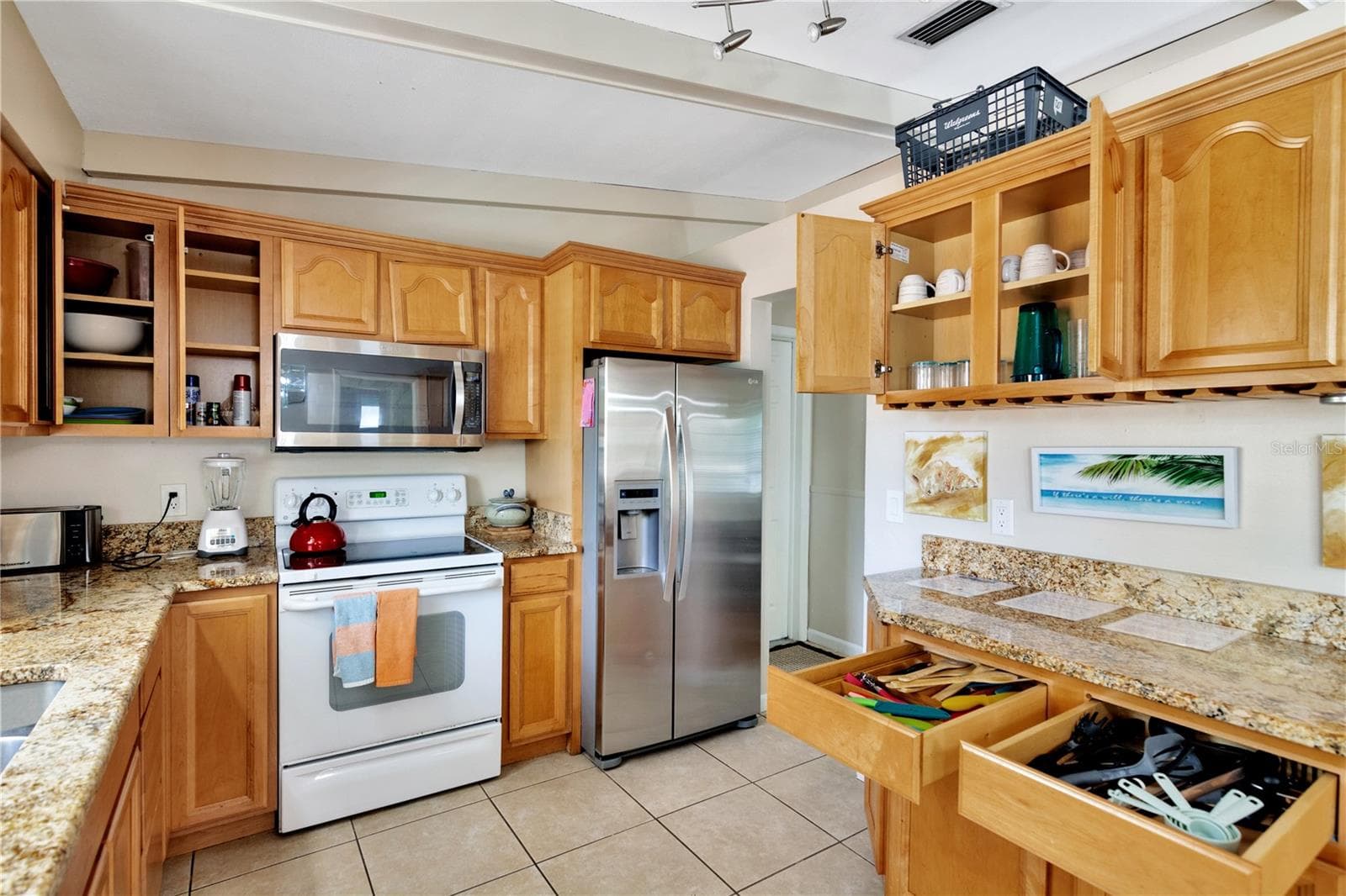 Single Family Residence at 1968 SOUVENIR DR, CLEARWATER, photo 17 of 32
