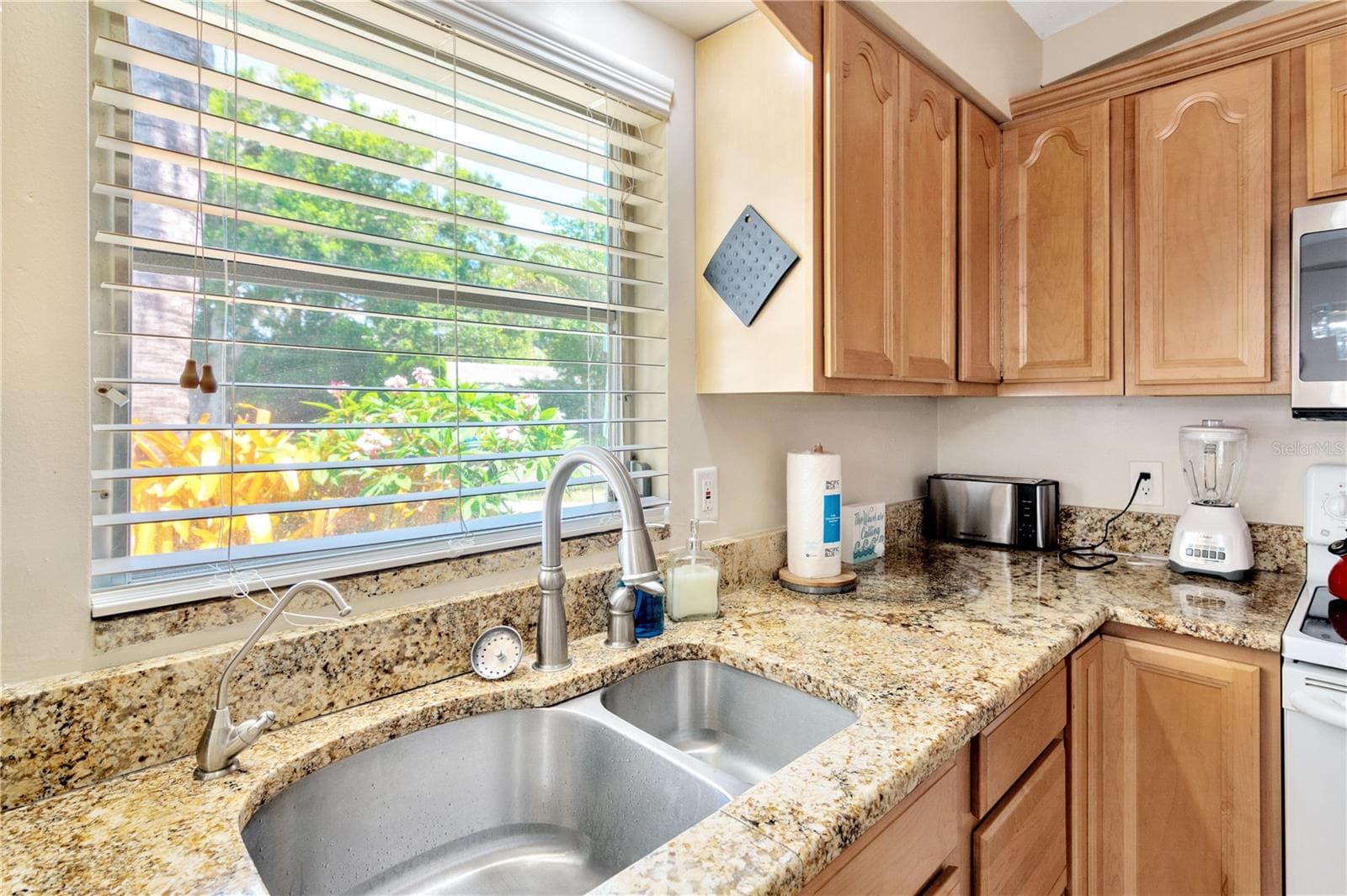 Single Family Residence at 1968 SOUVENIR DR, CLEARWATER, photo 19 of 32