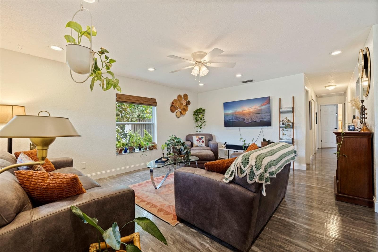 Single Family Residence at 2940 47TH AVE S, ST PETERSBURG, photo 4 of 33