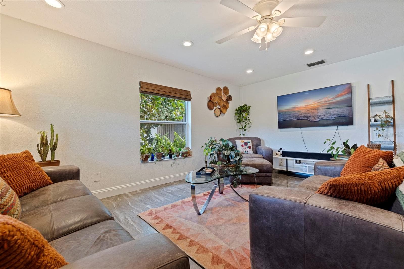 Single Family Residence at 2940 47TH AVE S, ST PETERSBURG, photo 5 of 33