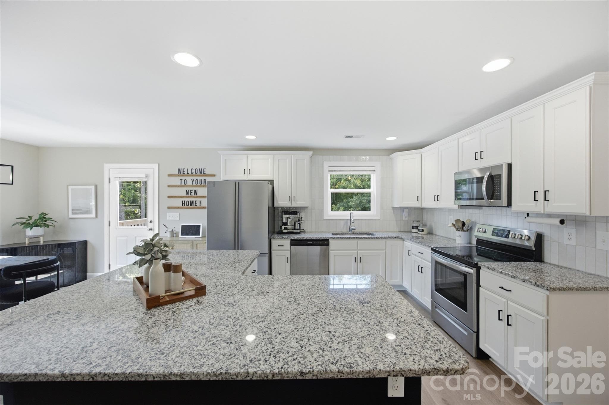 Kitchen - 1382 W Rebound Road, Lancaster