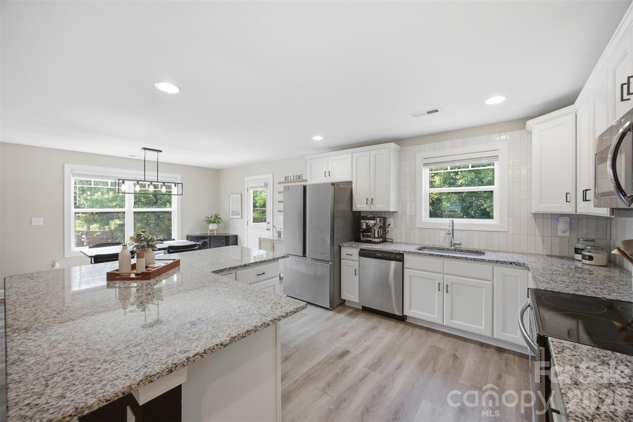 Kitchen - 1382 W Rebound Road, Lancaster