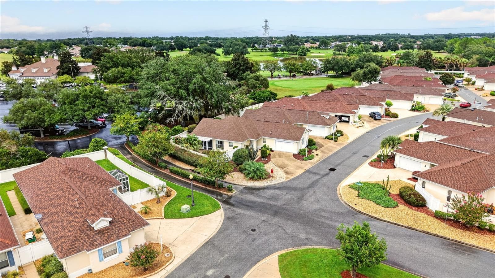 Great view of Lopez Legacy Country Club Restaurant in top left hand corner! - 17198 SE 84TH KNIGHT AVE, THE VILLAGES