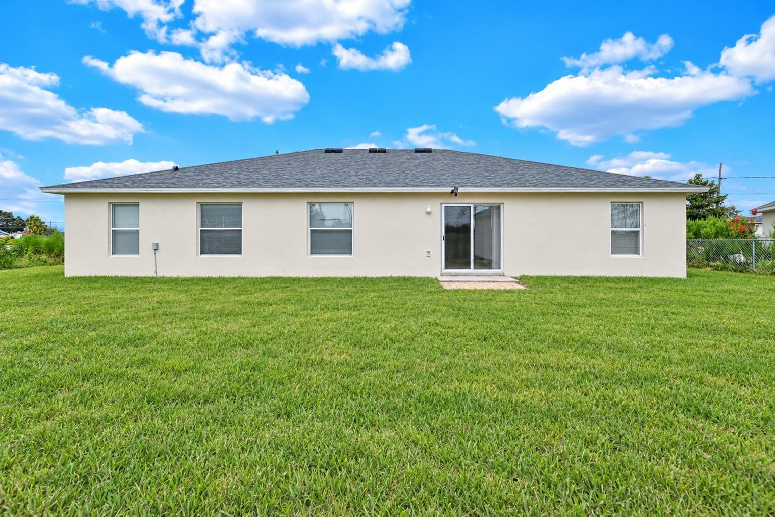 Single Family Residence at 18 JUNIPER LOOP DR, OCALA, photo 3 of 31