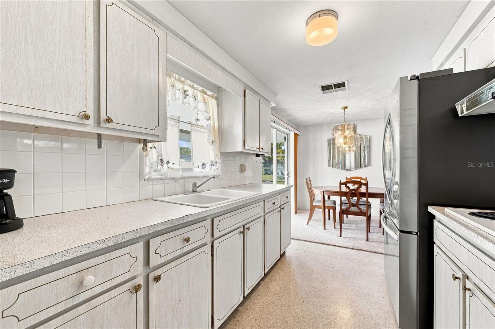 Single Family Residence at 3420 BLAYTON ST, HOLIDAY, photo 15 of 37