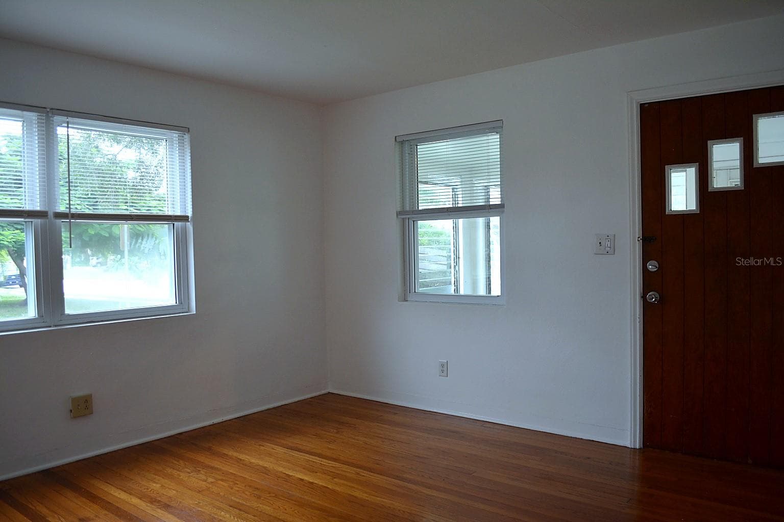 Single Family Residence at 1401 34TH AVE N, ST PETERSBURG, photo 4 of 23