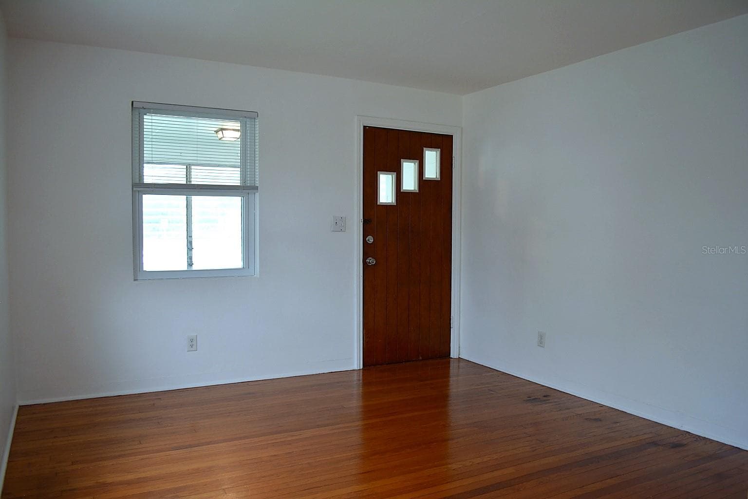 Single Family Residence at 1401 34TH AVE N, ST PETERSBURG, photo 5 of 23