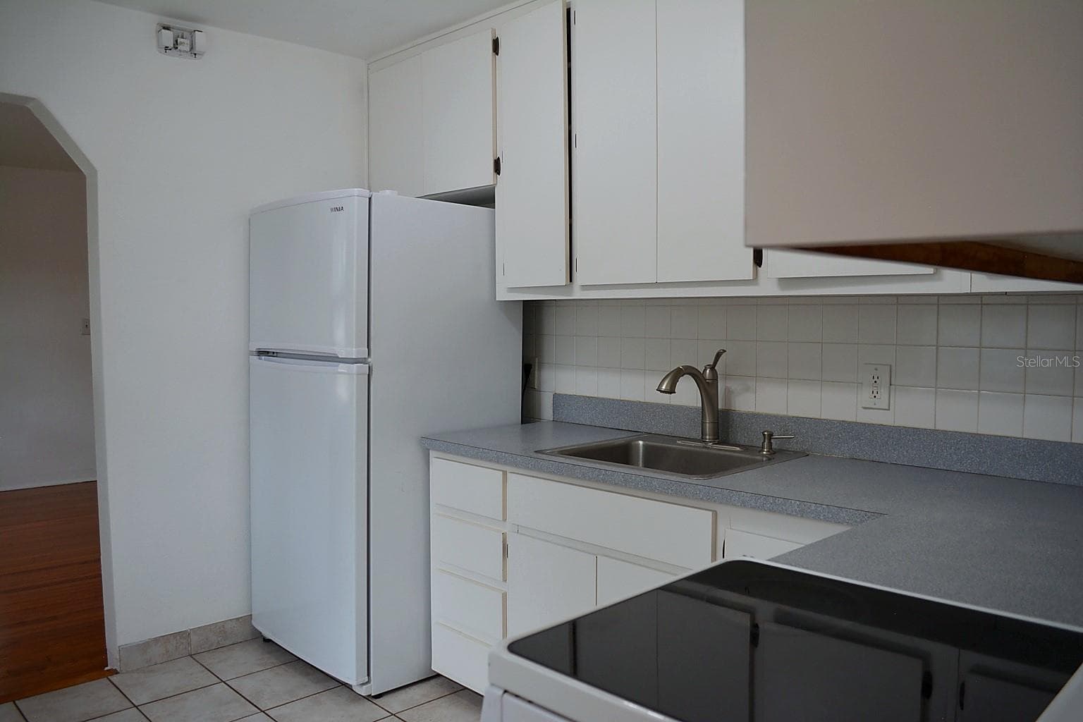 Single Family Residence at 1401 34TH AVE N, ST PETERSBURG, photo 7 of 23