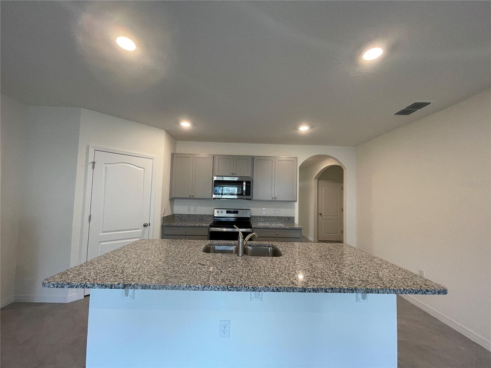 Single Family Residence at 5610 GALLOPING DR, APOPKA, photo 5 of 26