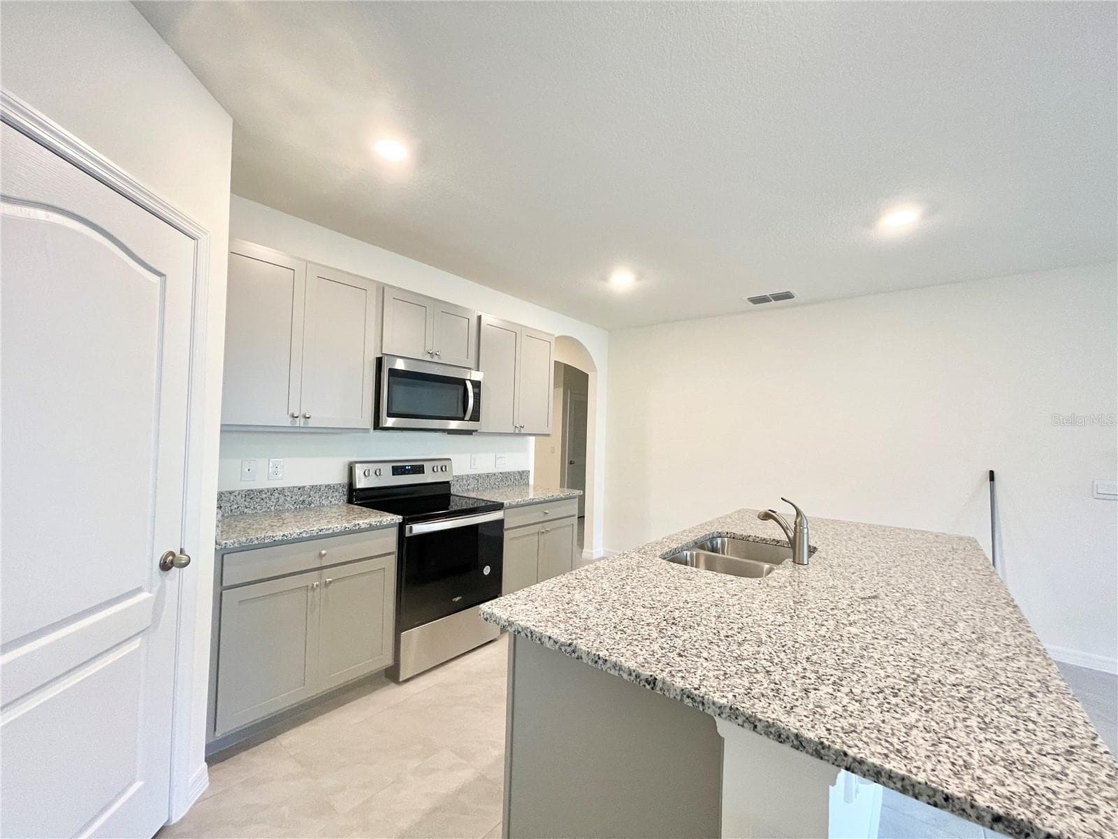 Single Family Residence at 5610 GALLOPING DR, APOPKA, photo 6 of 26
