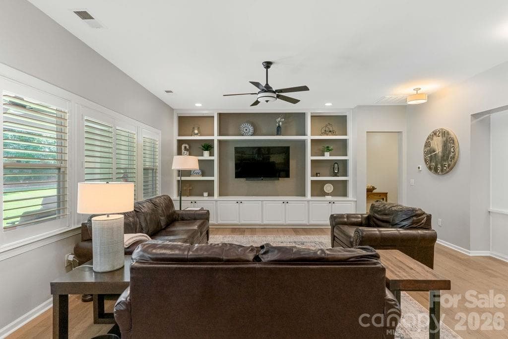Single Family Residence at 378 Broadleaf Drive, Denver, photo 18 of 42