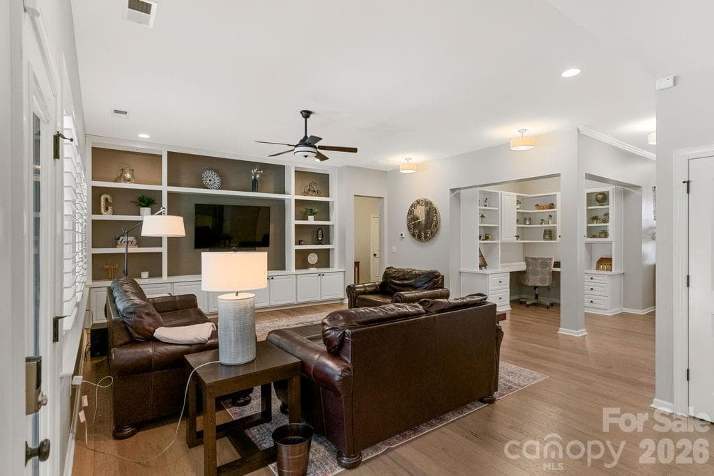 Single Family Residence at 378 Broadleaf Drive, Denver, photo 19 of 42