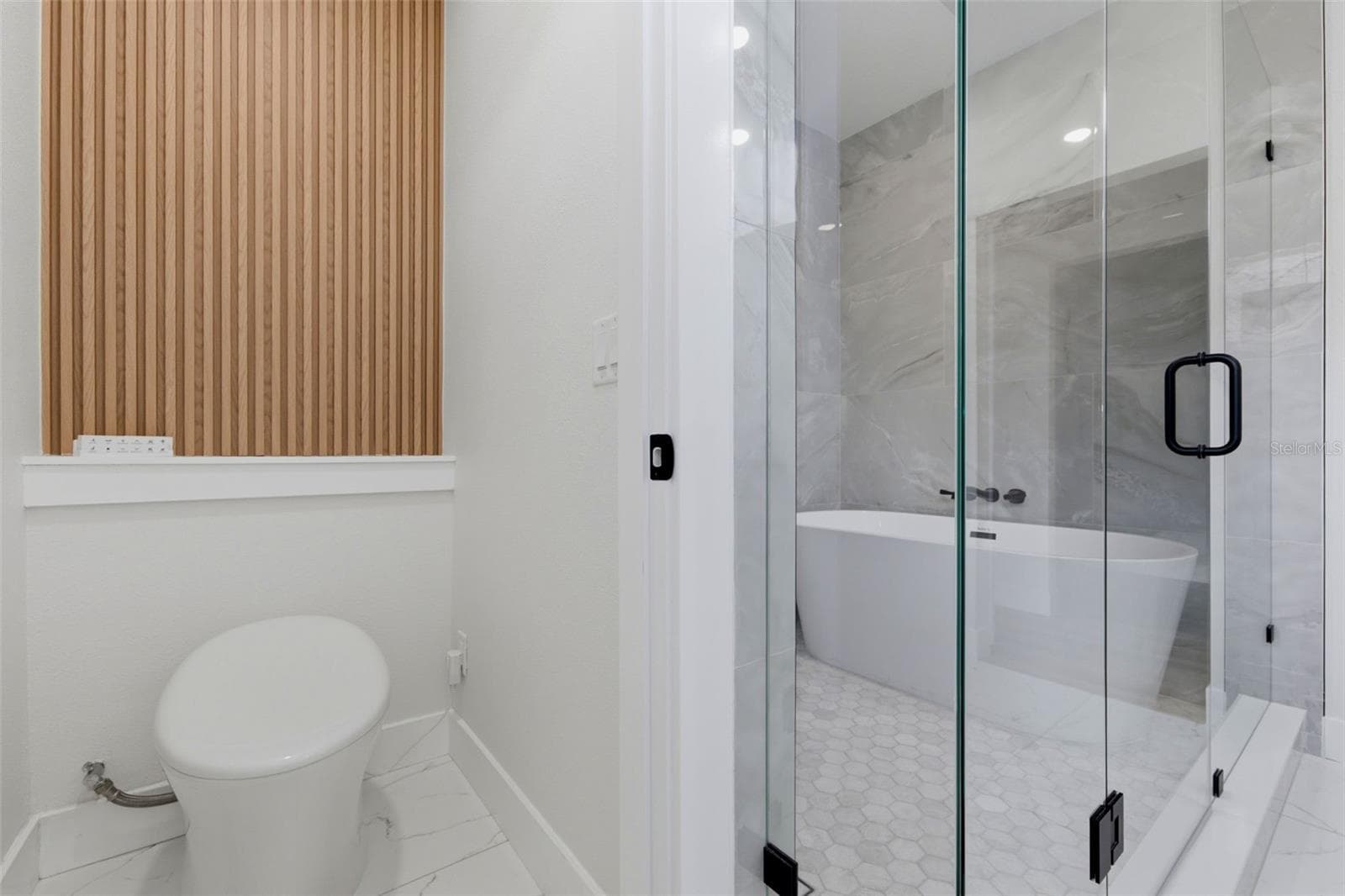 Master Bathroom- Bidet - 6805 S ELEMETA ST, TAMPA