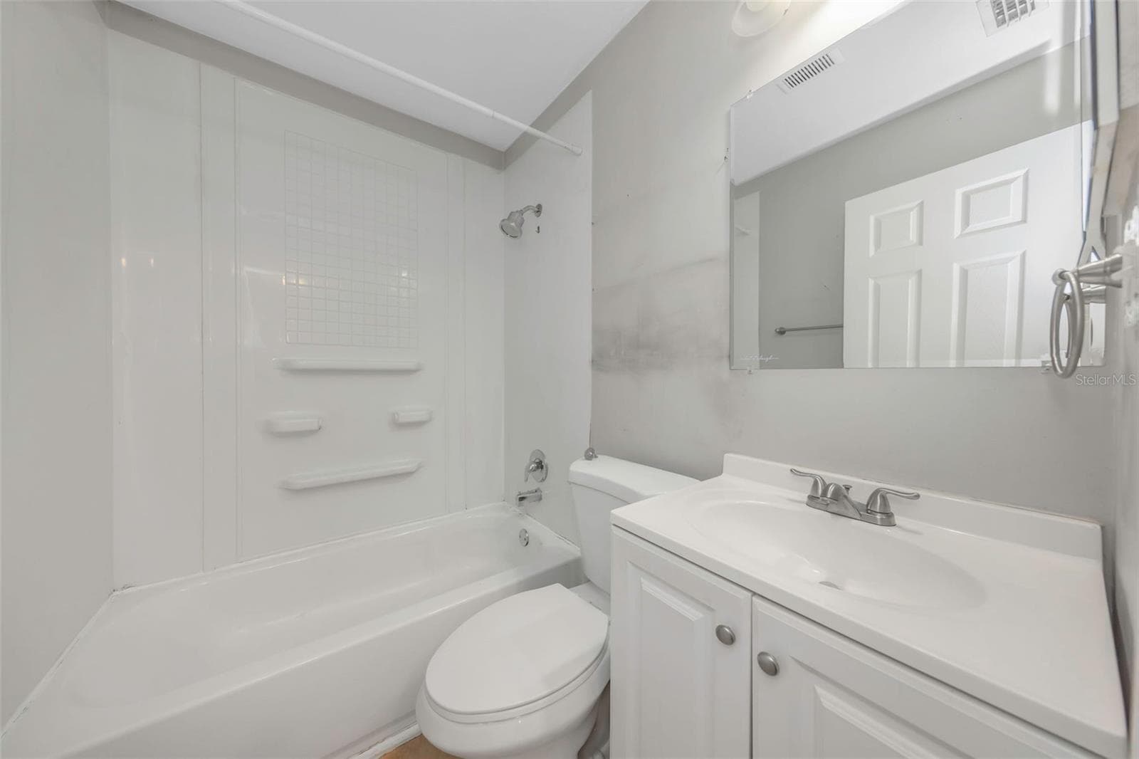 Bathroom #1 - 282 NE 40TH AVE NE, ST PETERSBURG