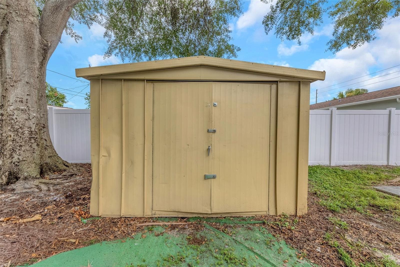 Storage Shed - 282 NE 40TH AVE NE, ST PETERSBURG