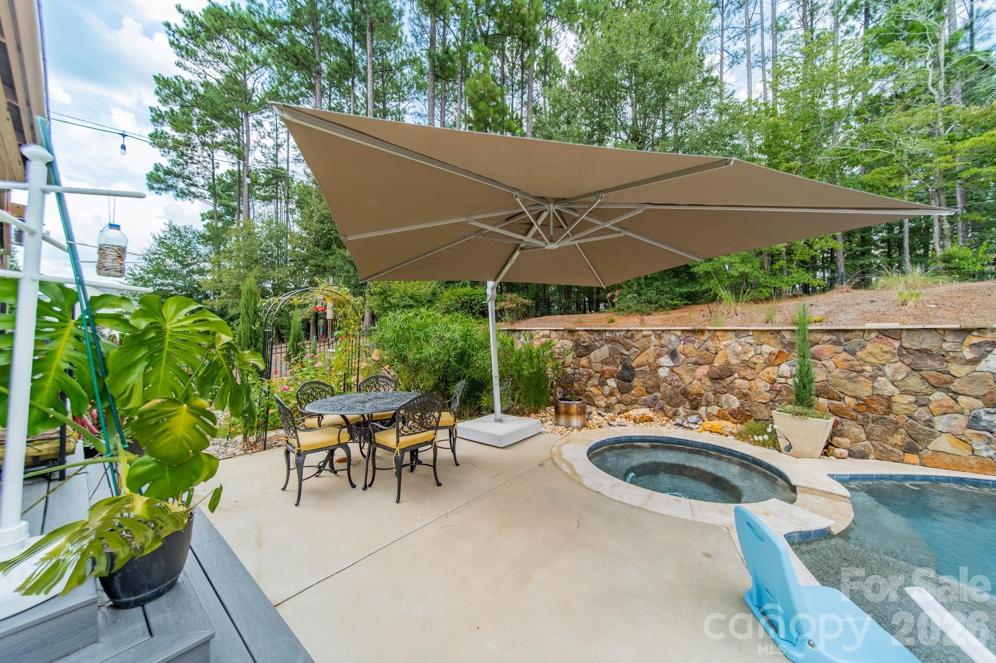 Single Family Residence at 317 Holdsworth Drive, Mount Holly, photo 10 of 48