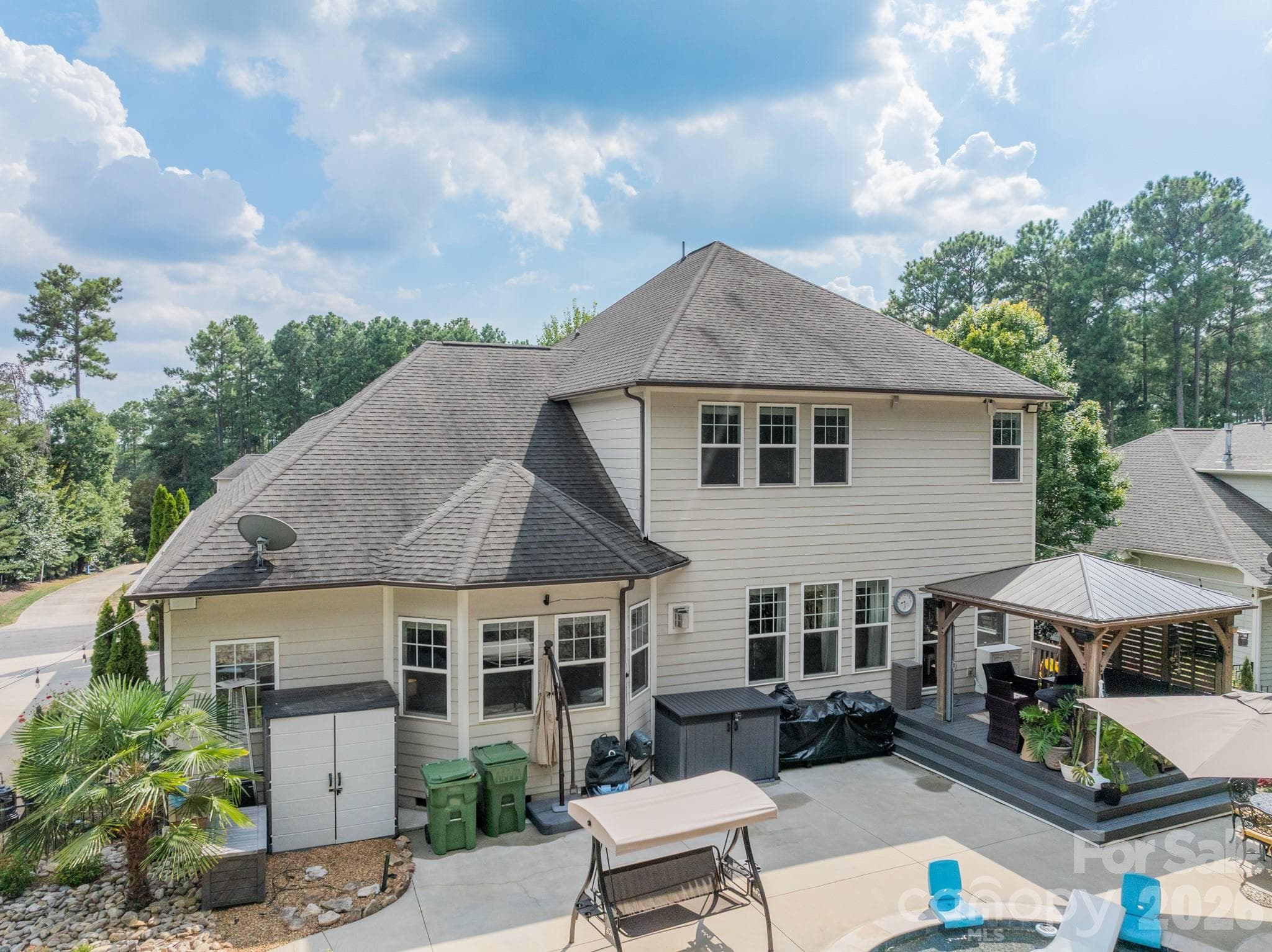 Single Family Residence at 317 Holdsworth Drive, Mount Holly, photo 6 of 48